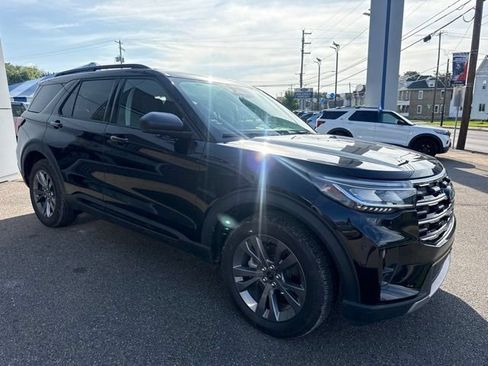 Used 2026 Ford Explorer Active w/ Active Comfort Package AWD/4WD image 4