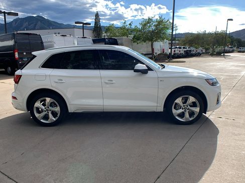 Used 2023 Audi Q5 2.0T Premium Plus w/ Premium Plus Package AWD/4WD image 6