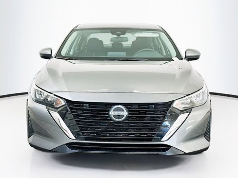 Used 2024 Nissan Sentra SV image 2
