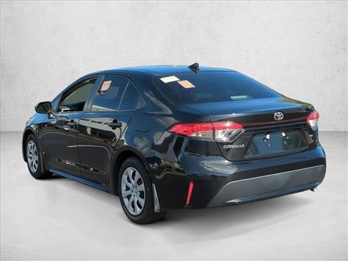 Used 2022 Toyota Corolla LE image 6