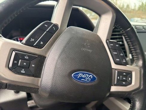 Used 2019 Ford F350 Lariat image 27