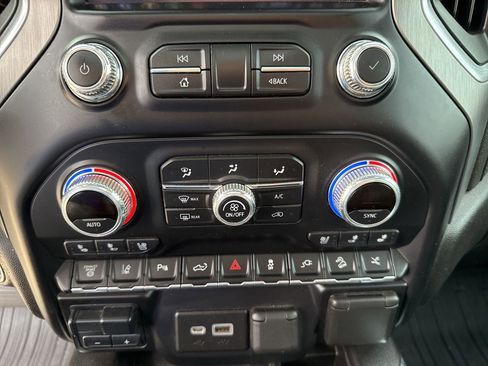 Used 2022 GMC Sierra 2500 Denali w/ Denali Ultimate Package image 25