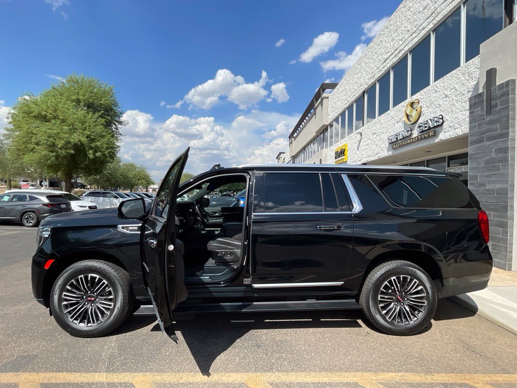 Used 2021 GMC Yukon XL Denali w/ Denali Premium Package AWD/4WD image 2