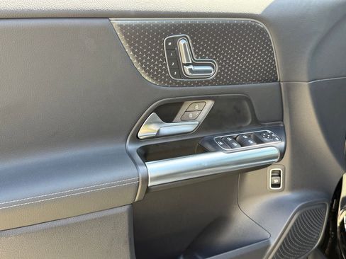 Used 2025 Mercedes-Benz GLA 250 image 23