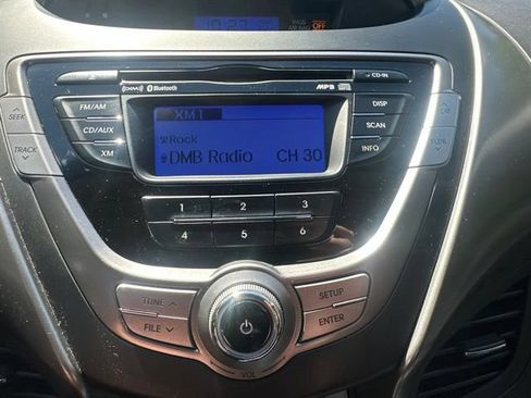 Used 2013 Hyundai Elantra FWD image 9