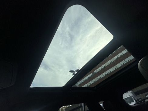 Used 2023 Ford Explorer XLT w/ Equipment Group 202A image 21