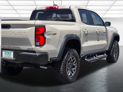 New 2026 Chevrolet Colorado ZR2 w/ Technology Package AWD/4WD image 39