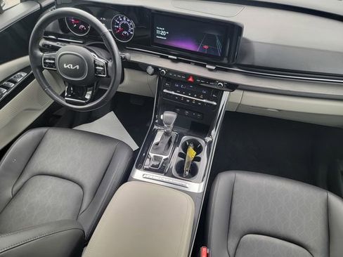 Used 2023 Kia Carnival EX image 36
