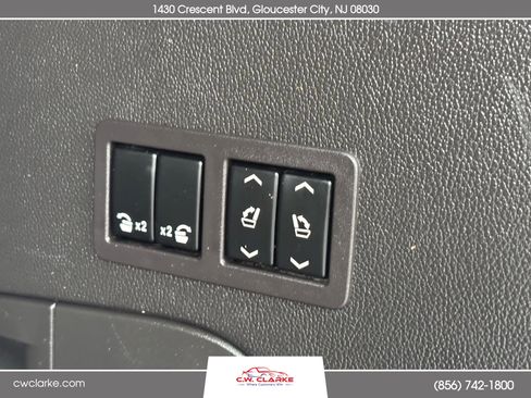 Used 2017 Cadillac Escalade Premium Luxury image 28