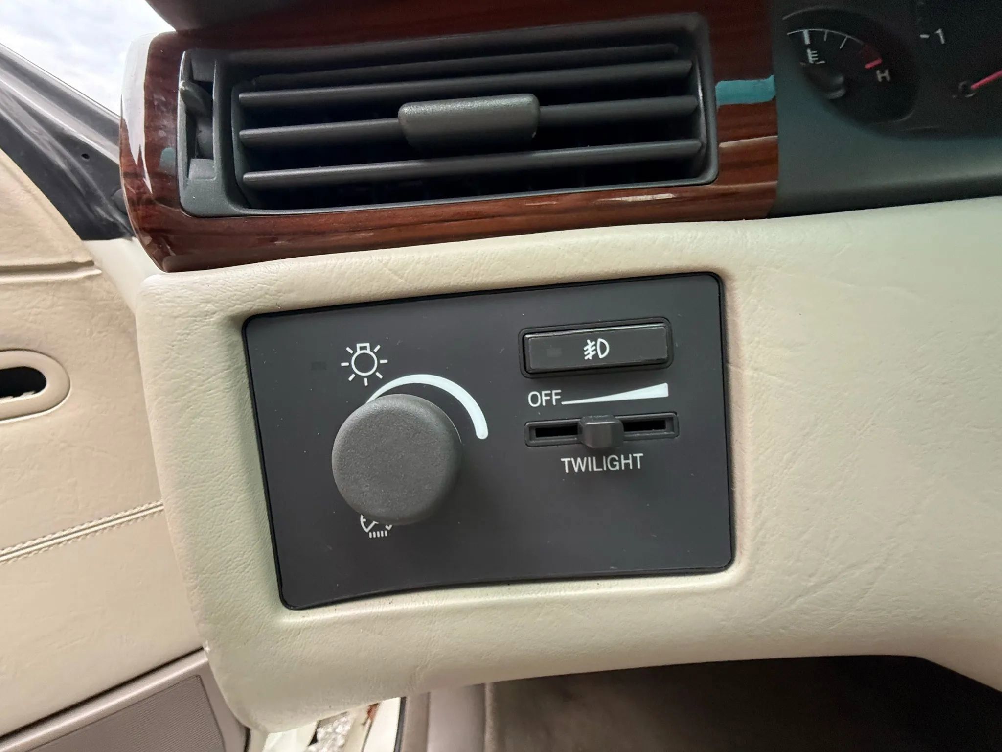 Used 1998 Cadillac Eldorado FWD image 14