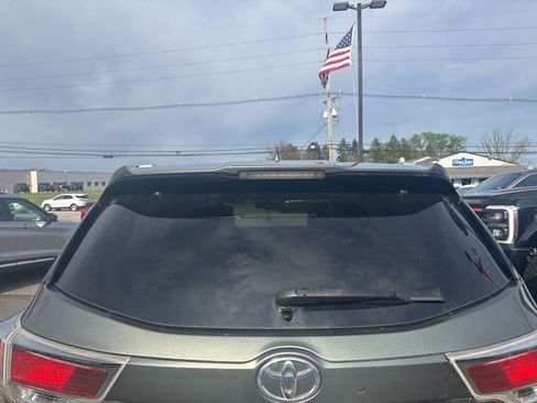 Used 2015 Toyota Highlander XLE AWD/4WD image 7