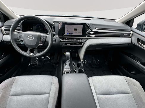 Used 2025 Toyota Camry LE w/ Convenience Package FWD image 7