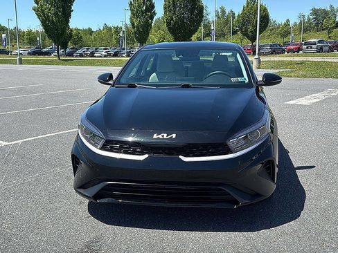 Used 2023 Kia Forte LXS w/ LXS Technology Package FWD image 12