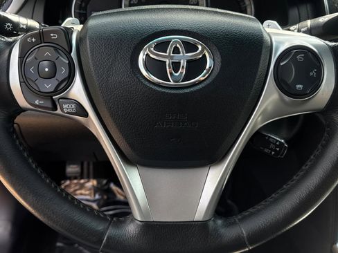 Used 2012 Toyota Camry SE w/ Leather Pkg image 19