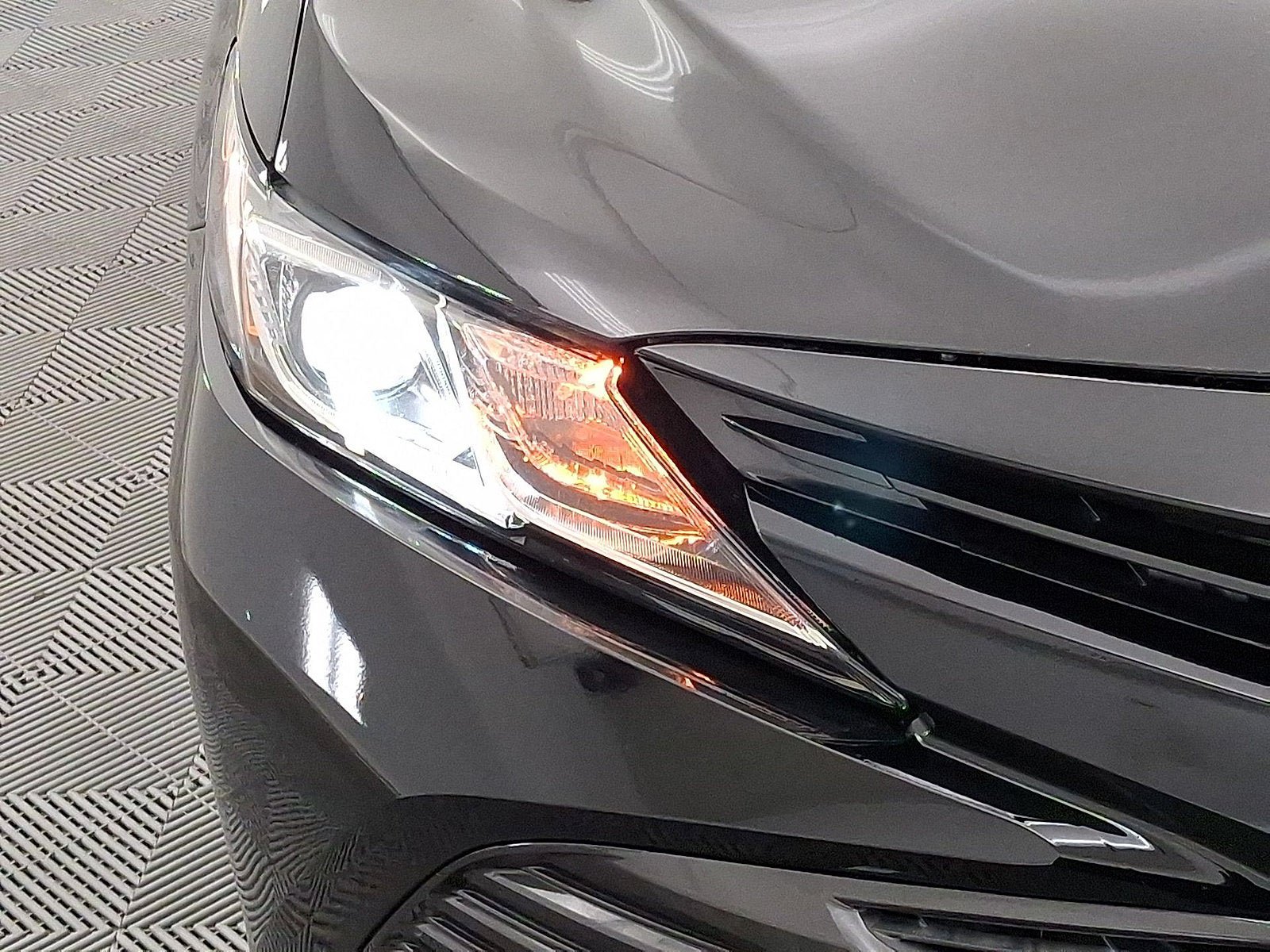 Used 2020 Toyota Camry LE FWD image 19