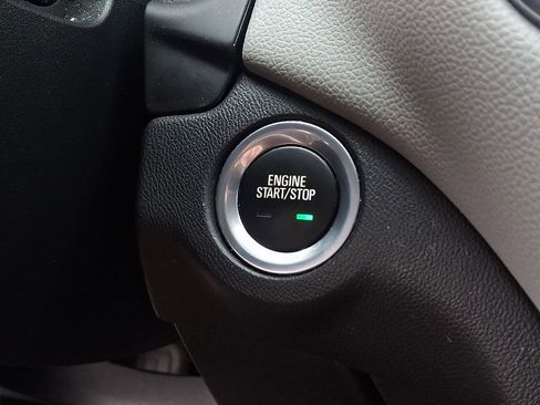 Used 2021 Chevrolet Equinox LT image 22