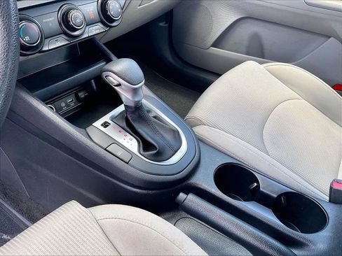 Used 2020 Kia Forte LXS FWD image 19