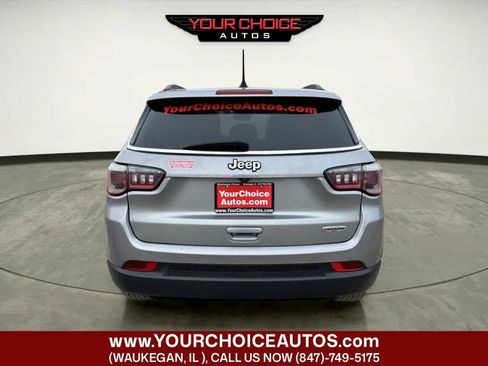 Used 2019 Jeep Compass Latitude w/ Cold Weather Group FWD image 4
