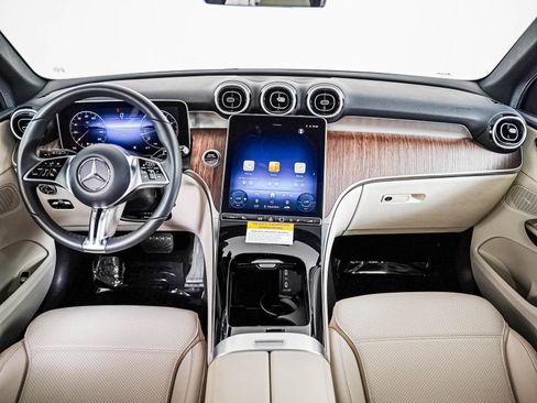 Certified 2026 Mercedes-Benz GLC 300 image 9