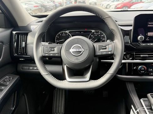 New 2025 Nissan Pathfinder SV image 23