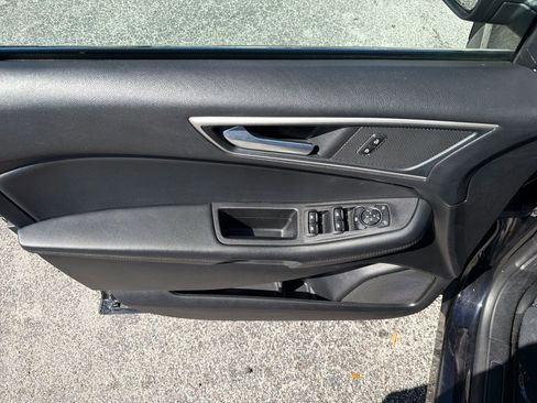 Used 2024 Ford Edge SEL image 19