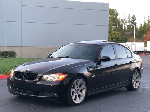Used 2006 BMW 330i Sedan RWD image 2