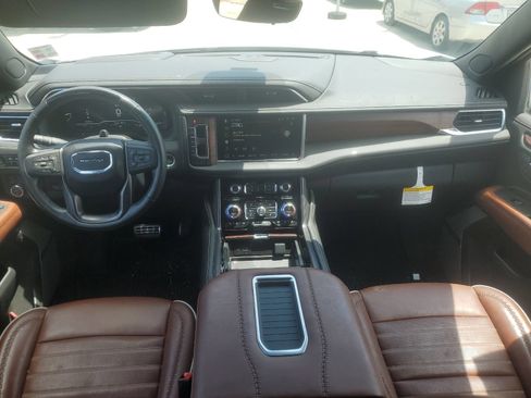 Used 2024 GMC Yukon Denali Ultimate AWD/4WD image 9
