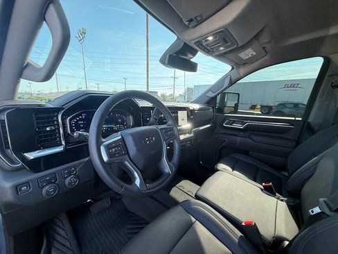 Used 2025 Chevrolet Silverado 2500 LT w/ Trail Boss Package AWD/4WD image 17