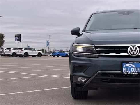 Used 2019 Volkswagen Tiguan SEL Premium image 10