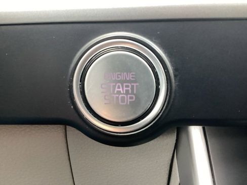 Used 2023 Kia Carnival LX image 30