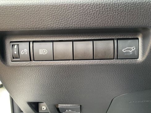 Used 2022 Toyota RAV4 XLE image 10