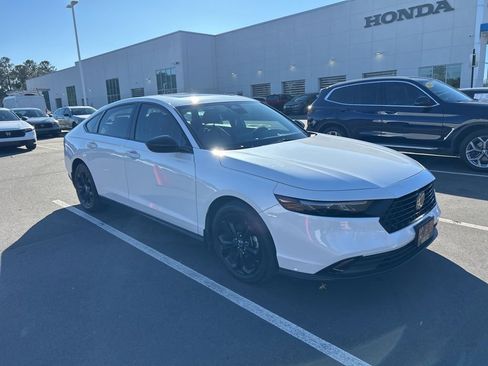 Used 2025 Honda Accord SE image 3