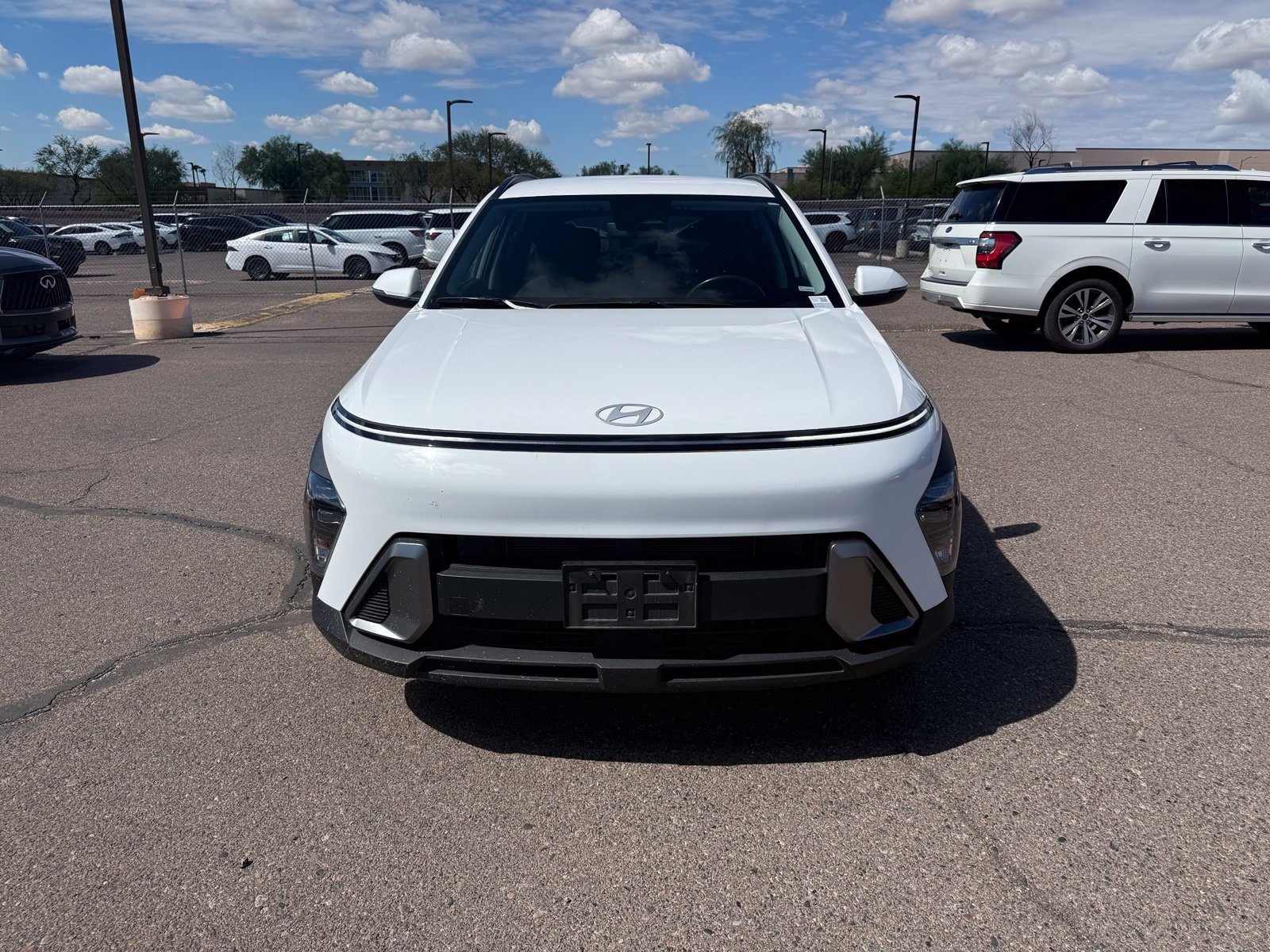 Used 2025 Hyundai Kona SEL FWD image 2