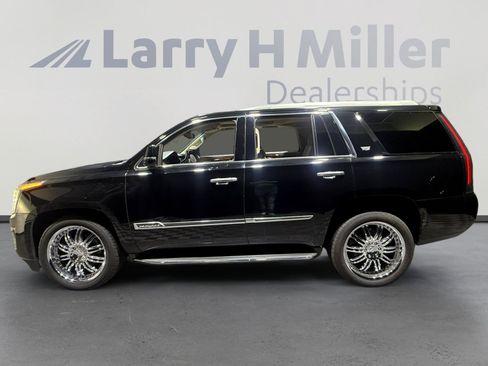 Used 2016 Cadillac Escalade Luxury AWD/4WD image 2
