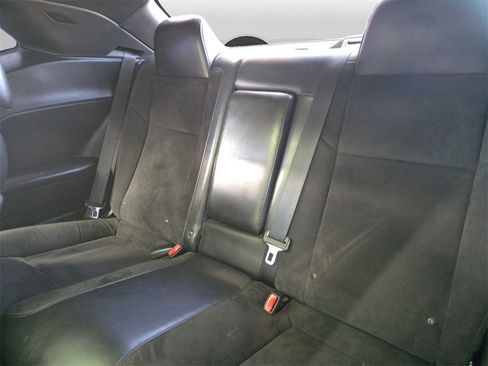 Used 2017 Dodge Challenger R/T Scat Pack w/ Leather Interior Group image 13