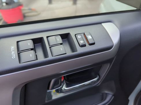 Used 2022 Toyota 4Runner TRD Sport AWD/4WD image 35