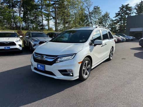 Used 2018 Honda Odyssey Touring image 2