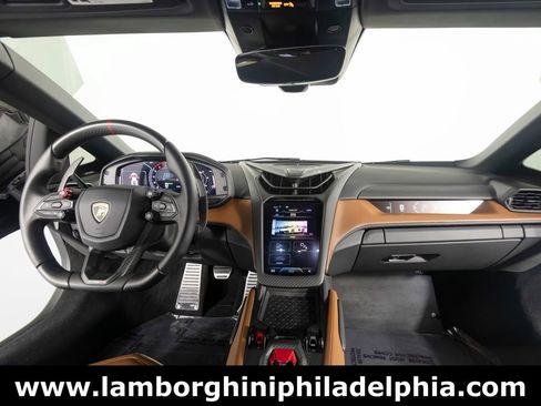 Used 2024 Lamborghini Revuelto AWD/4WD image 38