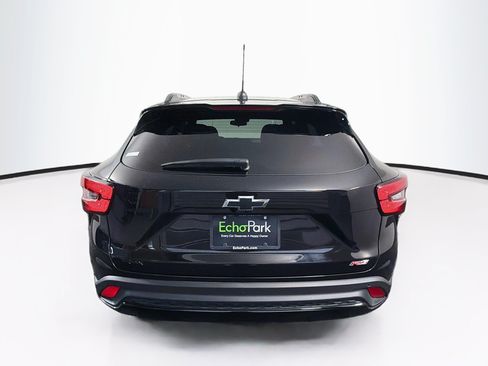Used 2024 Chevrolet Trax RS w/ Sunroof Package FWD image 7