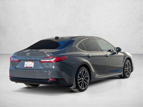 Used 2025 Toyota Camry XLE image 5