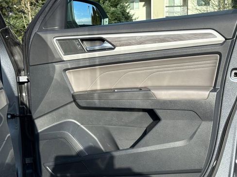 Used 2023 Volkswagen Atlas Cross Sport SE w/ Panoramic Sunroof Package image 27