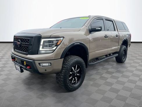 Used 2020 Nissan Titan PRO-4X w/ Pro-4x Convenience Package image 3