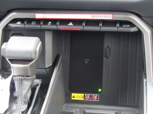 Certified 2026 Toyota Tundra Limited AWD/4WD image 32