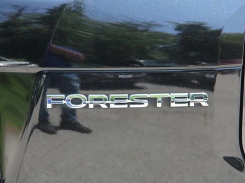 Used 2018 Subaru Forester 2.5i Limited AWD/4WD image 10