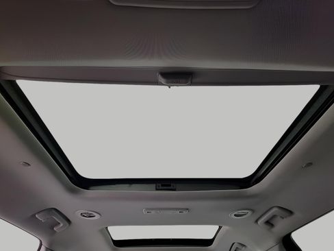 Used 2023 GMC Acadia SLE w/ Driver Convenience Package image 27