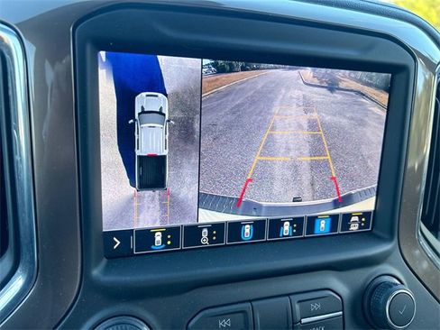 Used 2021 Chevrolet Silverado 2500 High Country w/ Z71 Off-Road Package image 18