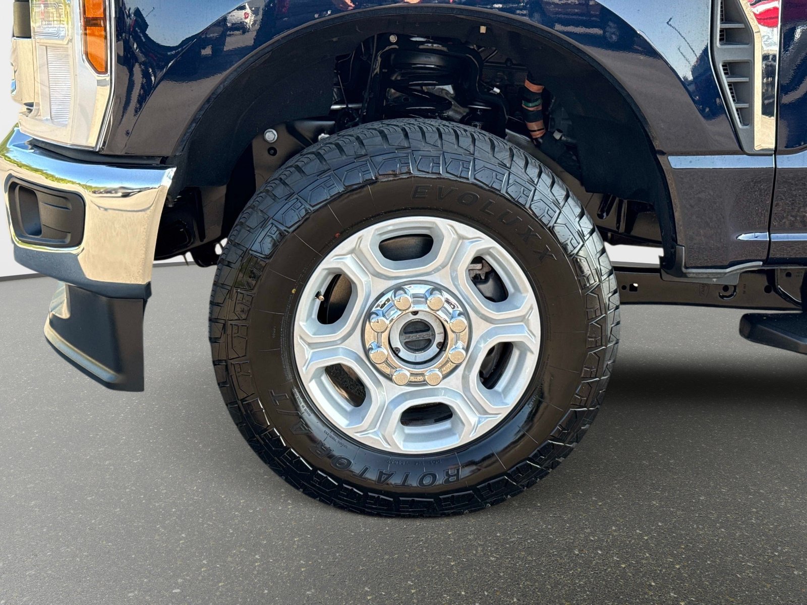 Used 2025 Ford F250 XLT AWD/4WD image 12