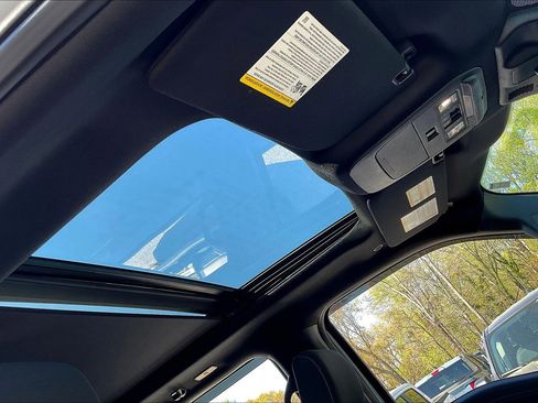 Used 2022 Ford F150 XLT w/ Equipment Group 302A High image 21