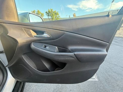 Used 2017 Chevrolet Volt LT FWD image 30