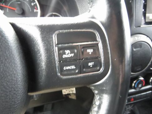 Used 2018 Jeep Wrangler Unlimited Sport image 22